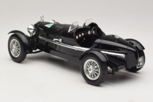 Alfa Romeo 8C Monza Svart Bburago 1:18 3014-P1 Metall — bild 5 av 6