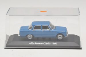 Alfa Romeo Giulia 1600 Blå Maxichamps 1:43 940120900 Metall — bild 4 av 5