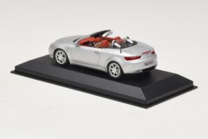 Alfa Romeo Giulia Spider Silver Minichamps 1:43 400120731 Metall — bild 3 av 5