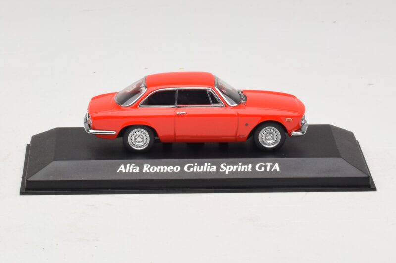 Alfa Romeo Giulia Sprint GTA Röd Maxichamps 1:43 940120440 Metall