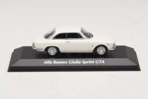 Alfa Romeo Giulia Sprint GTA Vit Maxichamps 1:43 940120441 Metall