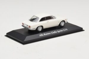 Alfa Romeo Giulia Sprint GTA Vit Maxichamps 1:43 940120441 Metall — bild 2 av 5