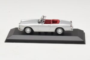 Alfa Romeo Spider 916 3.2 V6 24V Silver Minichamps 1:43 400120330 Metall