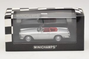 Alfa Romeo Spider 916 3.2 V6 24V Silver Minichamps 1:43 400120330 Metall — bild 4 av 5