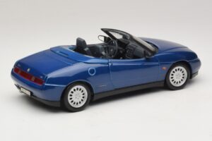 Alfa Romeo Spider 916 Blå Maisto 1:18 31831 Metall — bild 3 av 8
