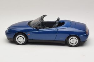Alfa Romeo Spider 916 Blå Maisto 1:18 31831 Metall — bild 4 av 8