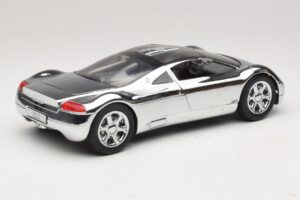 Audi Avus Quattro Chrome Silver Revell 1:18 08830 Metall — bild 3 av 8
