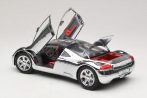 Audi Avus Quattro Chrome Silver Revell 1:18 08830 Metall — bild 5 av 8