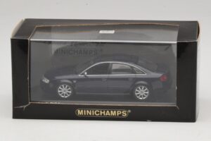 Audi RS6 C5 Blåmetallic Minichamps 1:43 400011702 Metall — bild 5 av 5