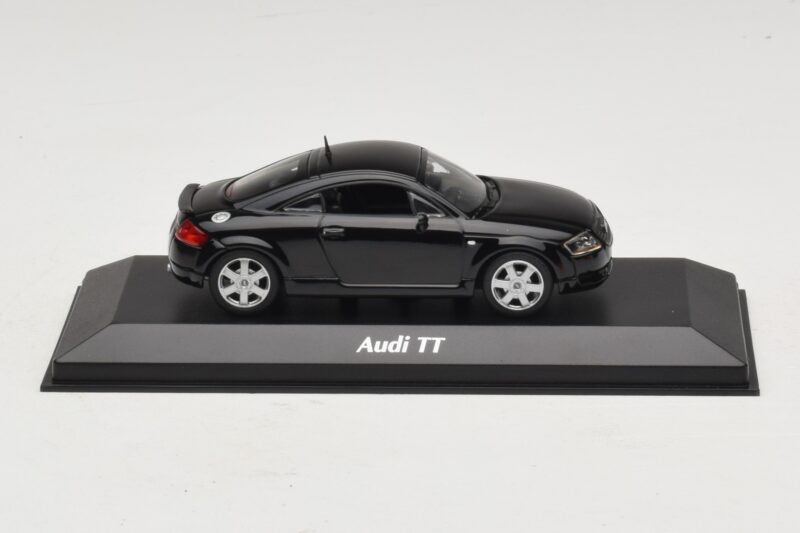 Audi TT 8N Svart Maxichamps 1:43 940017221 Metall
