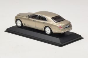 Bentley Mulsanne Guldmetallic Minichamps 1:43 40433 Metall — bild 3 av 5