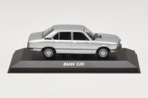 BMW 520 E12 Silver Maxichamps 1:43 940023000 Metall