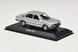 BMW 520 E12 Silver Maxichamps 1:43 940023000 Metall — bild 3 av 5