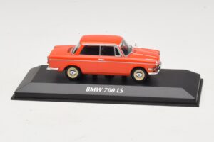 BMW 700 LS Röd Maxichamps 1:43 940023701 Metall