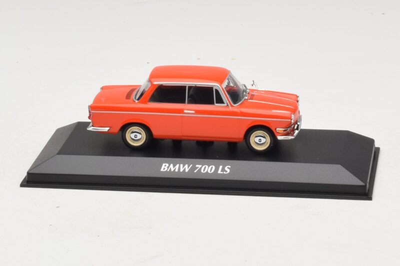BMW 700 LS Röd Maxichamps 1:43 940023701 Metall