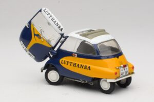 BMW Isetta 250 Lufthansa Revell 1:18 08926 Metall — bild 5 av 8