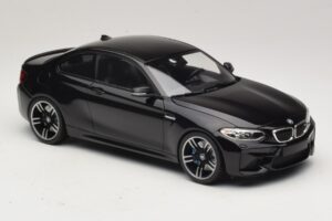 BMW M2 F87 Svart Metallic Minichamps 1:18 155026100 Metall — bild 4 av 6