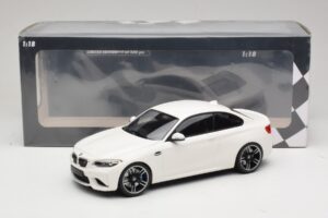 BMW M2 F87 Vit Minichamps 1:18 155026104 Metall — bild 6 av 6