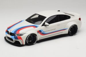 BMW M4 F82 Liberty Walk Ersättningslåda GT Spirit 1:18 GT067-R1 Resin