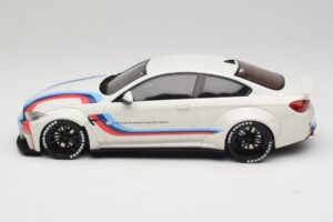 BMW M4 F82 Liberty Walk Ersättningslåda GT Spirit 1:18 GT067-R1 Resin — bild 3 av 6