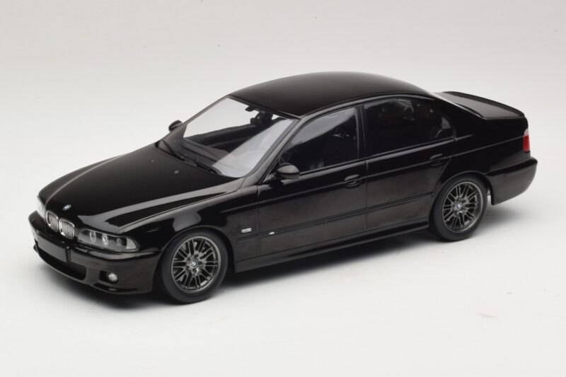 BMW M5 E39 Svart KK-Scale 1:18 KKDC181623 Metall
