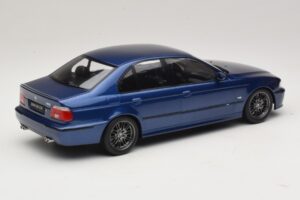 BMW M5 E39 Blå Metallic KK-Scale 1:18 KKDC181621 Metall — bild 2 av 6