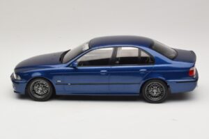 BMW M5 E39 Blå Metallic KK-Scale 1:18 KKDC181621 Metall — bild 3 av 6