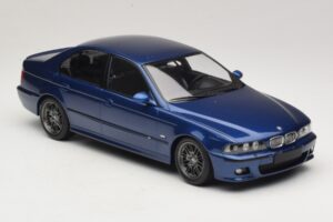 BMW M5 E39 Blå Metallic KK-Scale 1:18 KKDC181621 Metall — bild 4 av 6