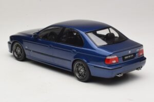 BMW M5 E39 Blå Metallic KK-Scale 1:18 KKDC181621 Metall — bild 5 av 6