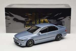 BMW M5 E39 Silverstone Blue Metallic KK-Scale 1:18 KKDC181622 Metall — bild 6 av 6