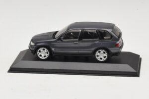 BMW X5 E53 4.4i Grå Metallic Ersättningskartong Minichamps 1:43 80420393166-R1 Metall
