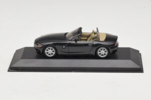BMW Z4 E85 Svart Metallic Ersättningskartong Minichamps 1:43 80420144055-R1 Metall