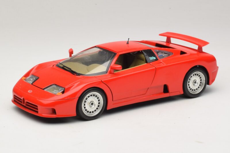 Bugatti EB110 Röd Bburago 1:18 3055-P1 Metall