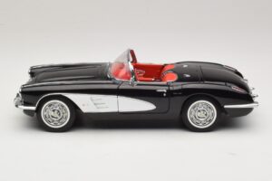 Chevrolet Corvette C1 Tuxedo Black AUTOart 1:18 71142 Metall — bild 4 av 8