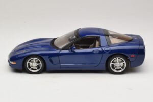 Chevrolet Corvette C5 Commemorative Edition Blå AUTOart 1:18 71157 Metall — bild 5 av 9