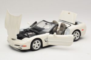 Chevrolet Corvette C5 Cabriolet Vit Bburago 1:18 3076-P1 Metall — bild 2 av 8