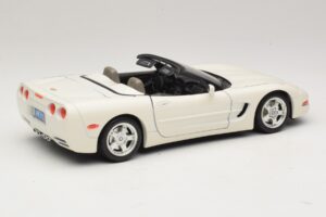 Chevrolet Corvette C5 Cabriolet Vit Bburago 1:18 3076-P1 Metall — bild 3 av 8