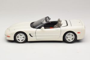 Chevrolet Corvette C5 Cabriolet Vit Bburago 1:18 3076-P1 Metall — bild 4 av 8
