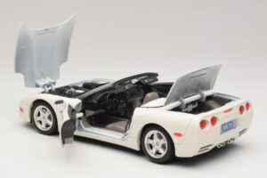 Chevrolet Corvette C5 Cabriolet Vit Bburago 1:18 3076-P1 Metall — bild 5 av 8