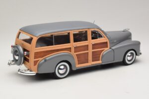 Chevrolet Fleetmaster Woody Grå Maisto 1:18 31854 Metall — bild 3 av 8