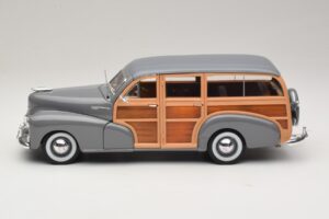 Chevrolet Fleetmaster Woody Grå Maisto 1:18 31854 Metall — bild 4 av 8