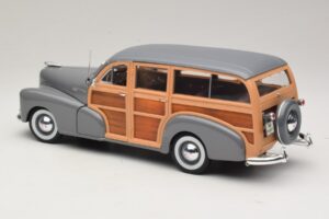 Chevrolet Fleetmaster Woody Grå Maisto 1:18 31854 Metall — bild 7 av 8