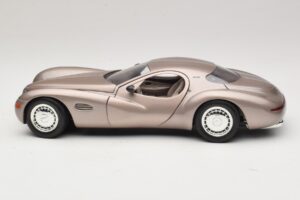 Chrysler Atlantic Beige Guiloy 1:18 68570 Metall — bild 4 av 8