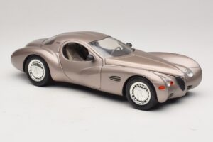 Chrysler Atlantic Beige Guiloy 1:18 68570 Metall — bild 6 av 8