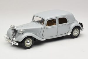 Citroen 15CV Six Grå Maisto 1:18 31837 Metall