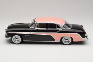 DeSoto Fireflite Sedan Svart & Rosa KK-Scale 1:18 KKDC181542 Metall — bild 3 av 6