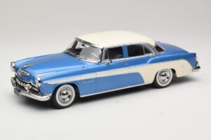 DeSoto Fireflite Sedan Blå Metallic & Creme KK-Scale 1:18 KKDC181544 Metall