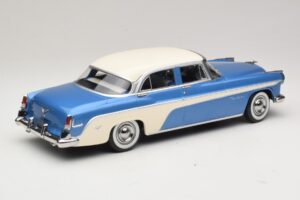 DeSoto Fireflite Sedan Blå Metallic & Creme KK-Scale 1:18 KKDC181544 Metall — bild 2 av 6
