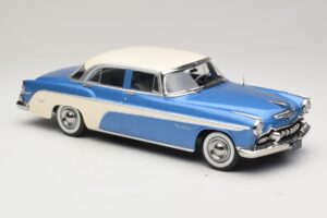 DeSoto Fireflite Sedan Blå Metallic & Creme KK-Scale 1:18 KKDC181544 Metall — bild 4 av 6