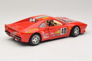 Ferrari 288 GTO #40 Röd Bburago 1:18 3027-P4 Metall — bild 3 av 8
